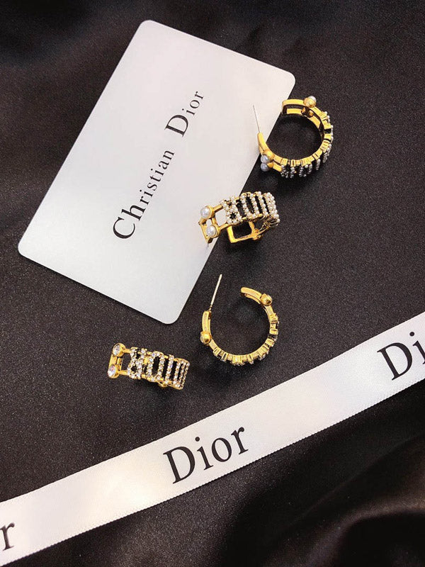 حلق ديور مدور وسط انتيك حلق dior