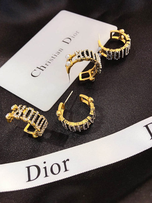 حلق ديور مدور وسط انتيك حلق dior