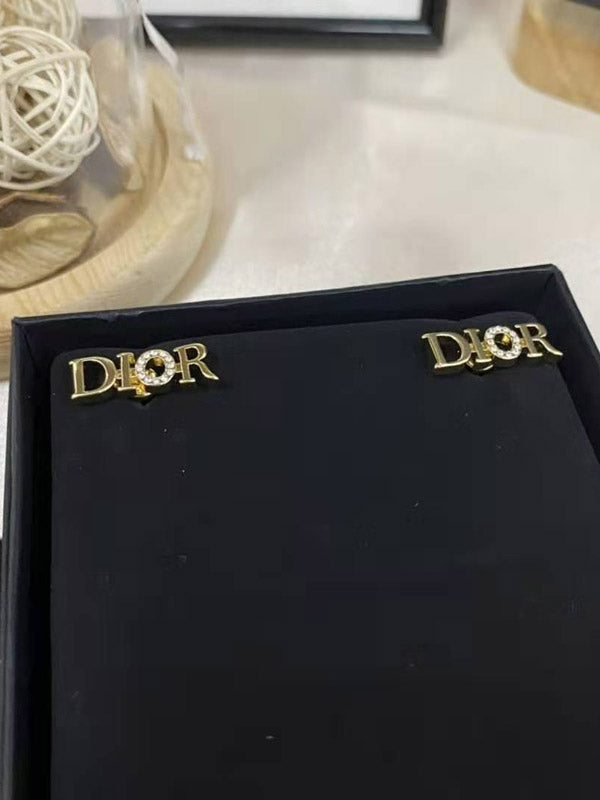 حلق ديور dior حلق dior ذهبي
