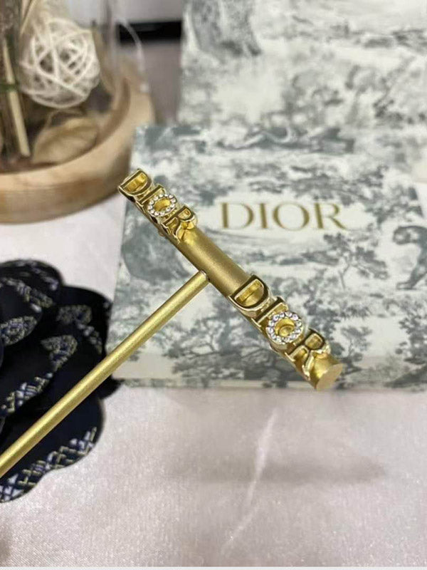 حلق ديور dior حلق dior