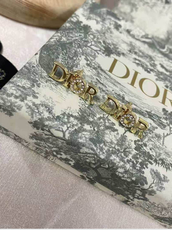 حلق ديور dior حلق dior