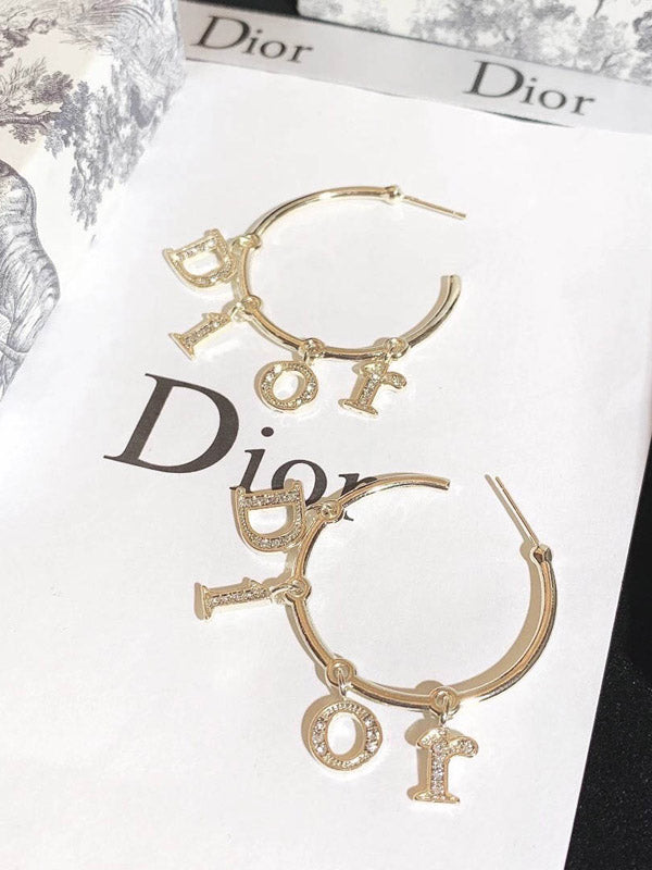 حلق ديور مدور كبير حلق dior