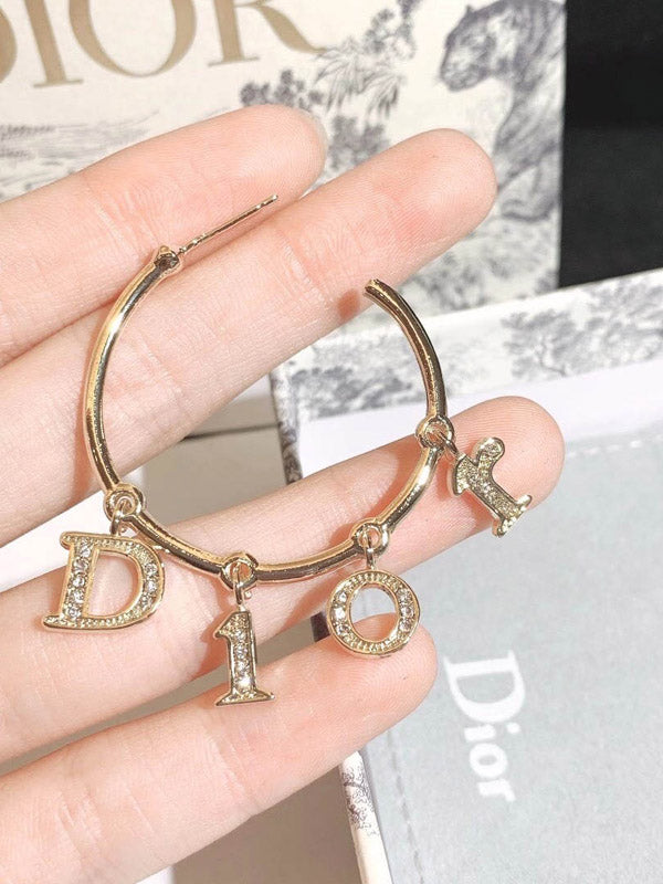 حلق ديور مدور كبير حلق dior