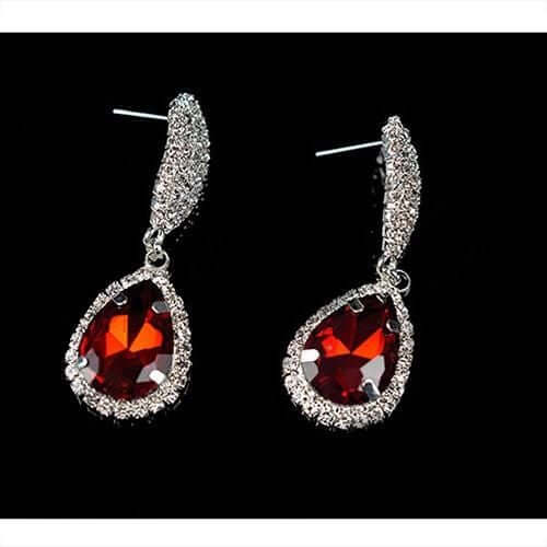 حلق دمعه كريستال حلق متوفر 5 لون احمر