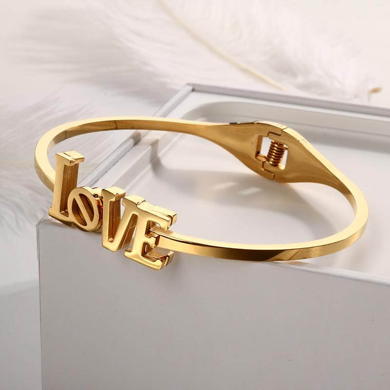 اسوارة كارتير LOVE اسواره متوفر 3 لون ذهبي