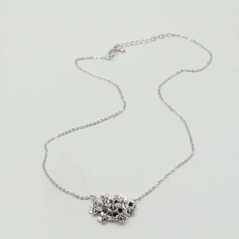 سلسال فان كليف تعليقة ورود سلسال متوفر 2 لون فضي