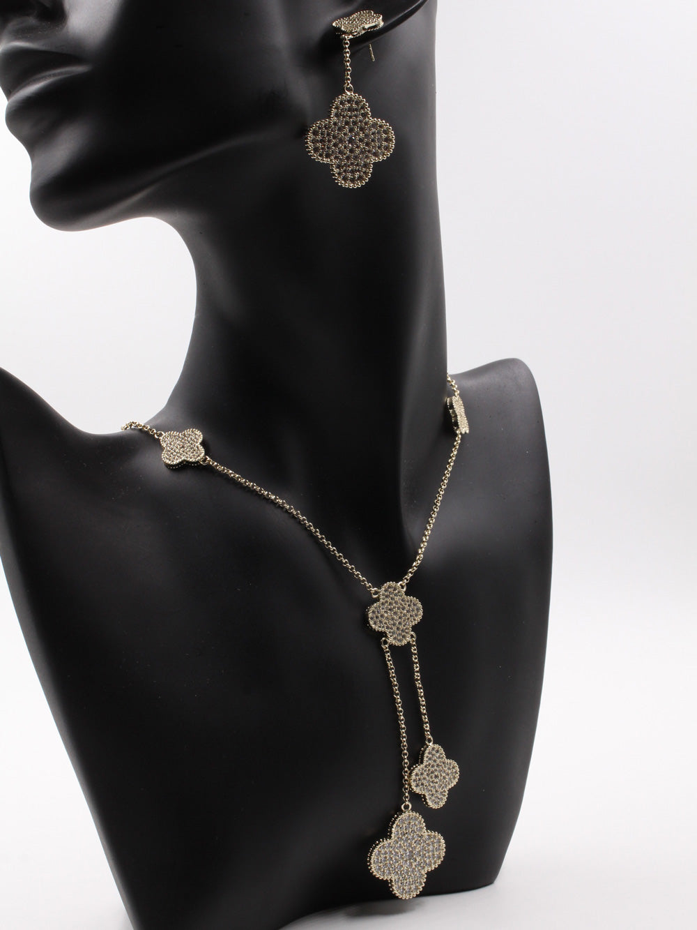 طقم van cleef & arpels اطقم متوفر 2 لون