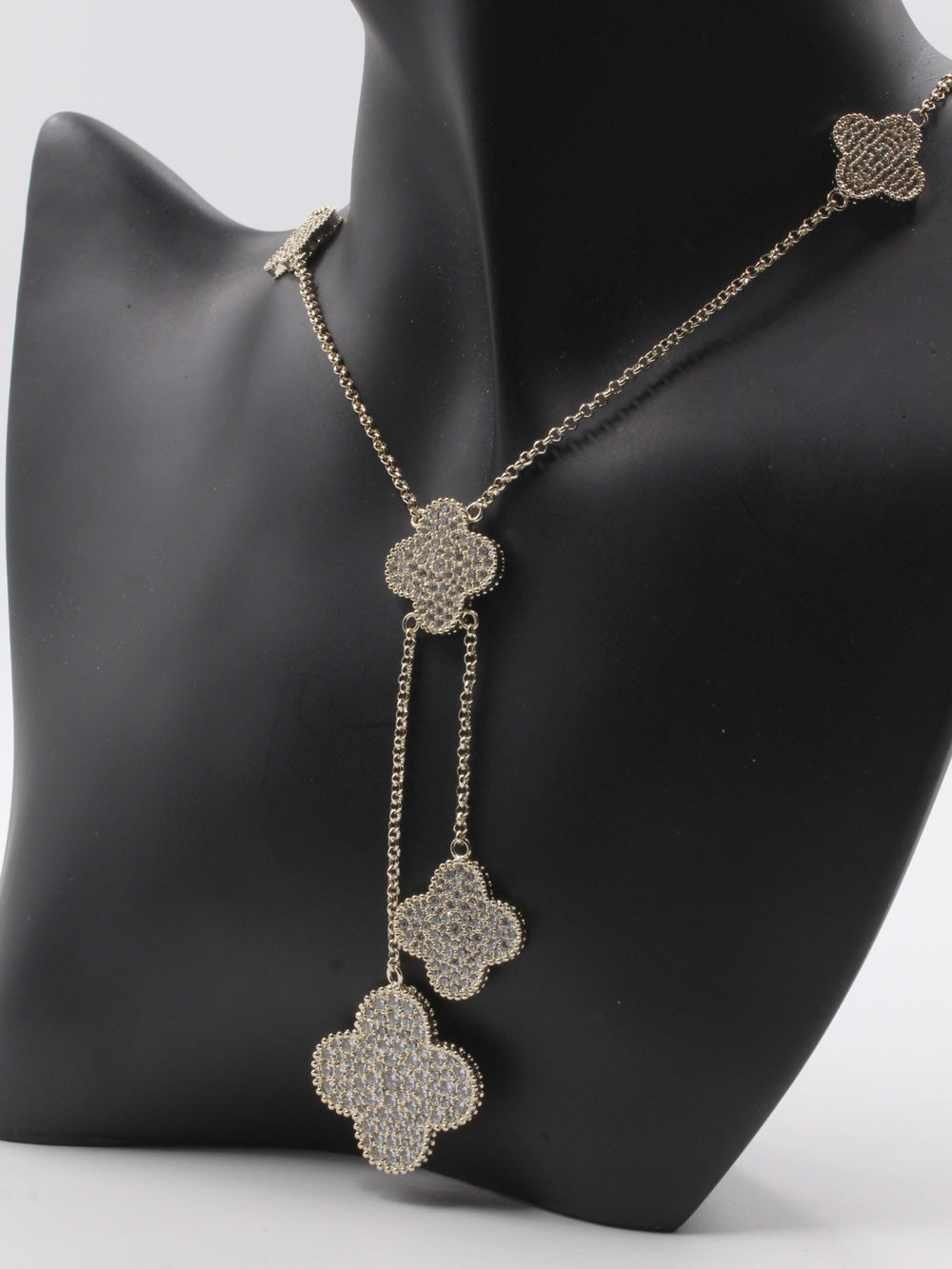 طقم van cleef & arpels اطقم متوفر 2 لون