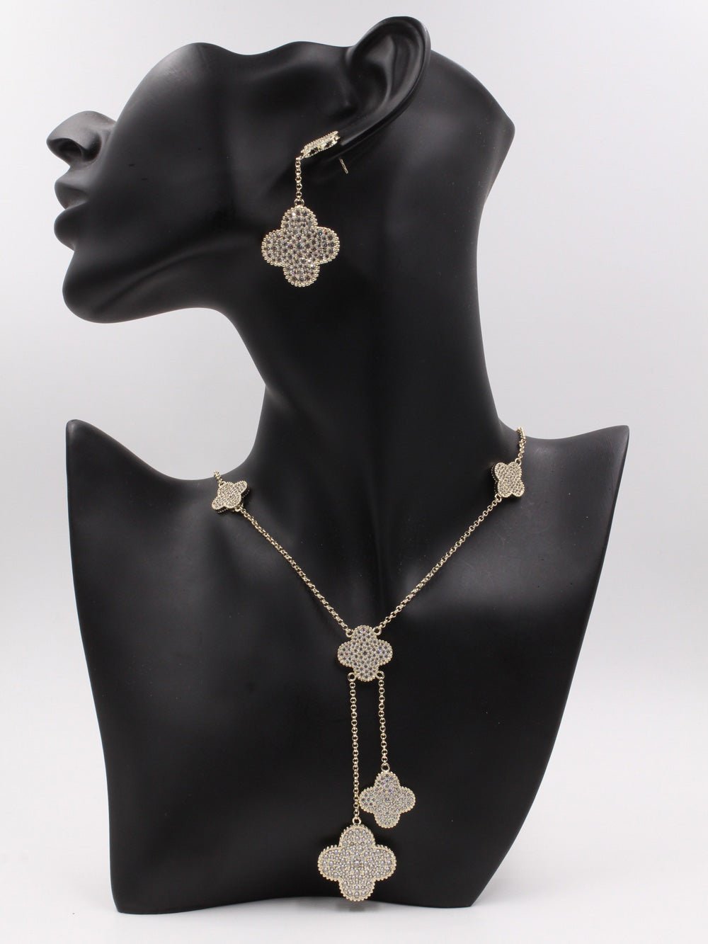 طقم van cleef & arpels اطقم متوفر 2 لون ذهبي