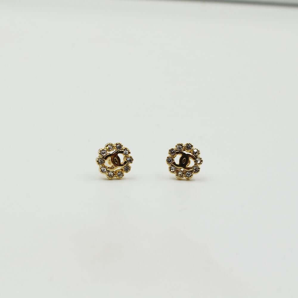 حلق شانيل ناعم مدور حلق chanel ذهبي