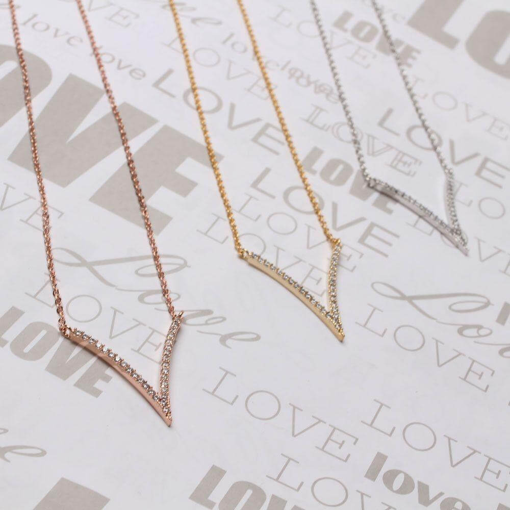 سلسال مرصع زركون بشكل v سلسال متوفر 3 لون