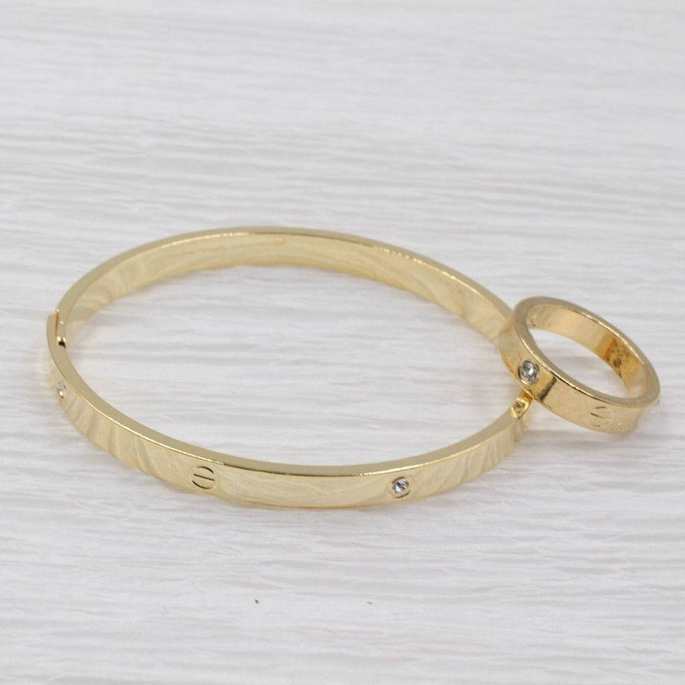 اسواره كارتير مع خاتم اسواره متوفر 2 لون ذهبي