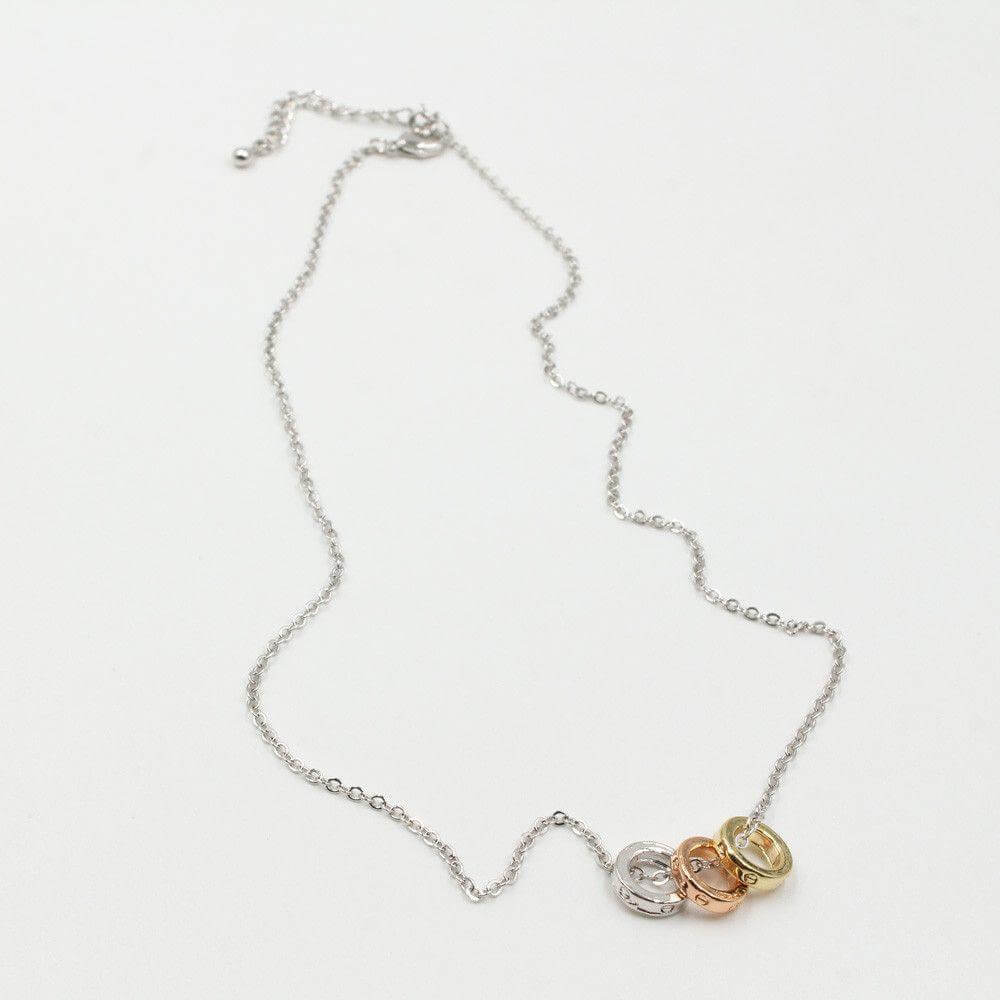 سلسال حلقات ملونه كارتير كوري سلسال متوفر 2 لون فضي