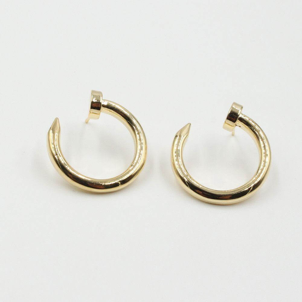 حلق كارتير مسمار مدور كبير حلق CARTIER ذهبي