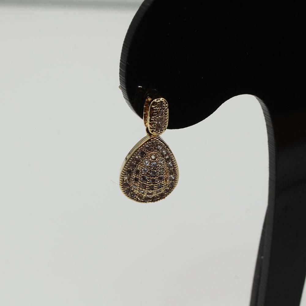 حلق زركون بشكل دمعه حلق متوفر 2 لون