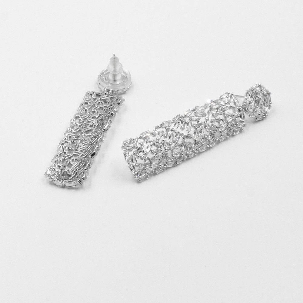 حلق زركون ريكتنقل حلق متوفر 1 لون