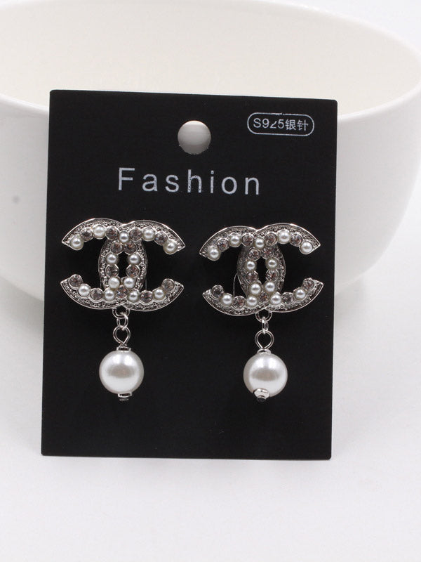 حلق شانيل ون بيرل حلق chanel فضي