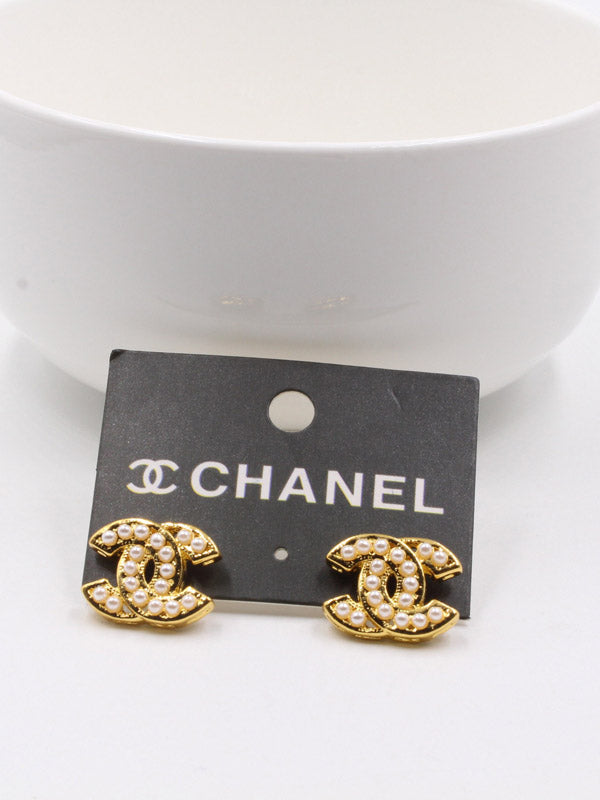 حلق شانيل لولو ذهبي ناعم حلق chanel