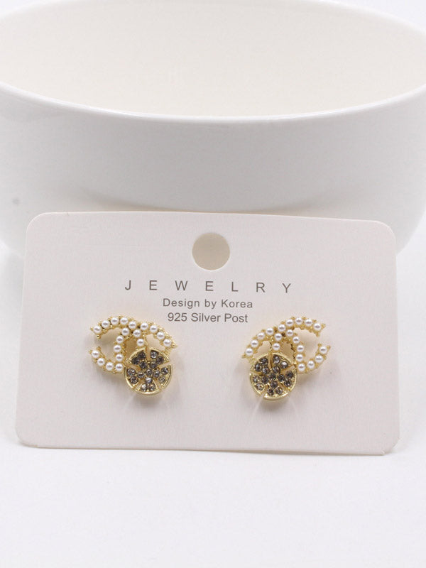 حلق شانيل بيرل ذهبي ناعم حلق chanel ذهبي