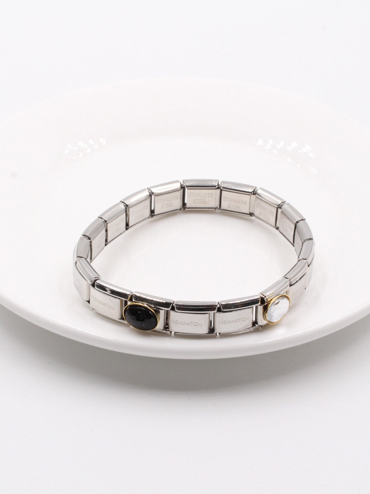 اسواره نومنيشن بلاك اند وايت اسواره nomination