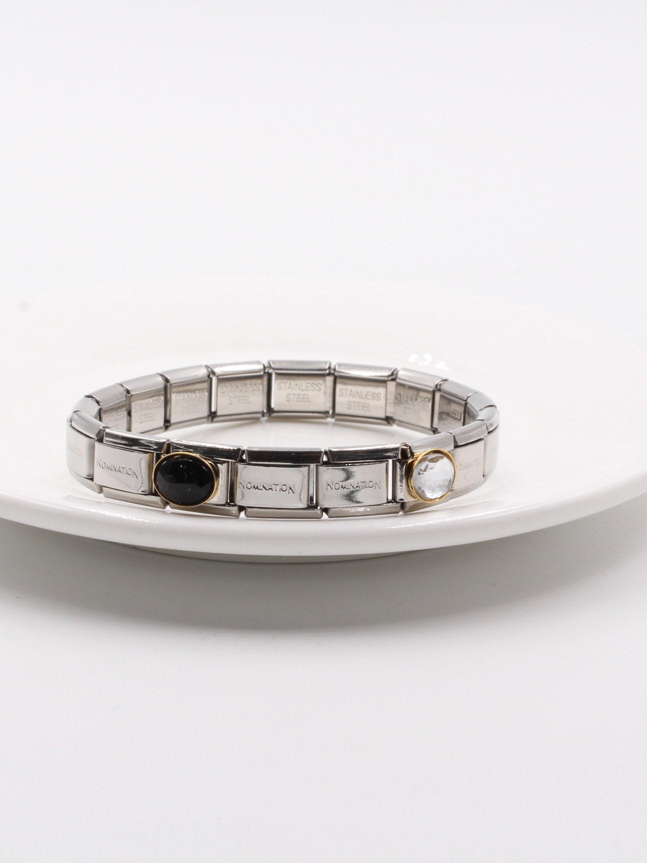 اسواره نومنيشن بلاك اند وايت اسواره nomination