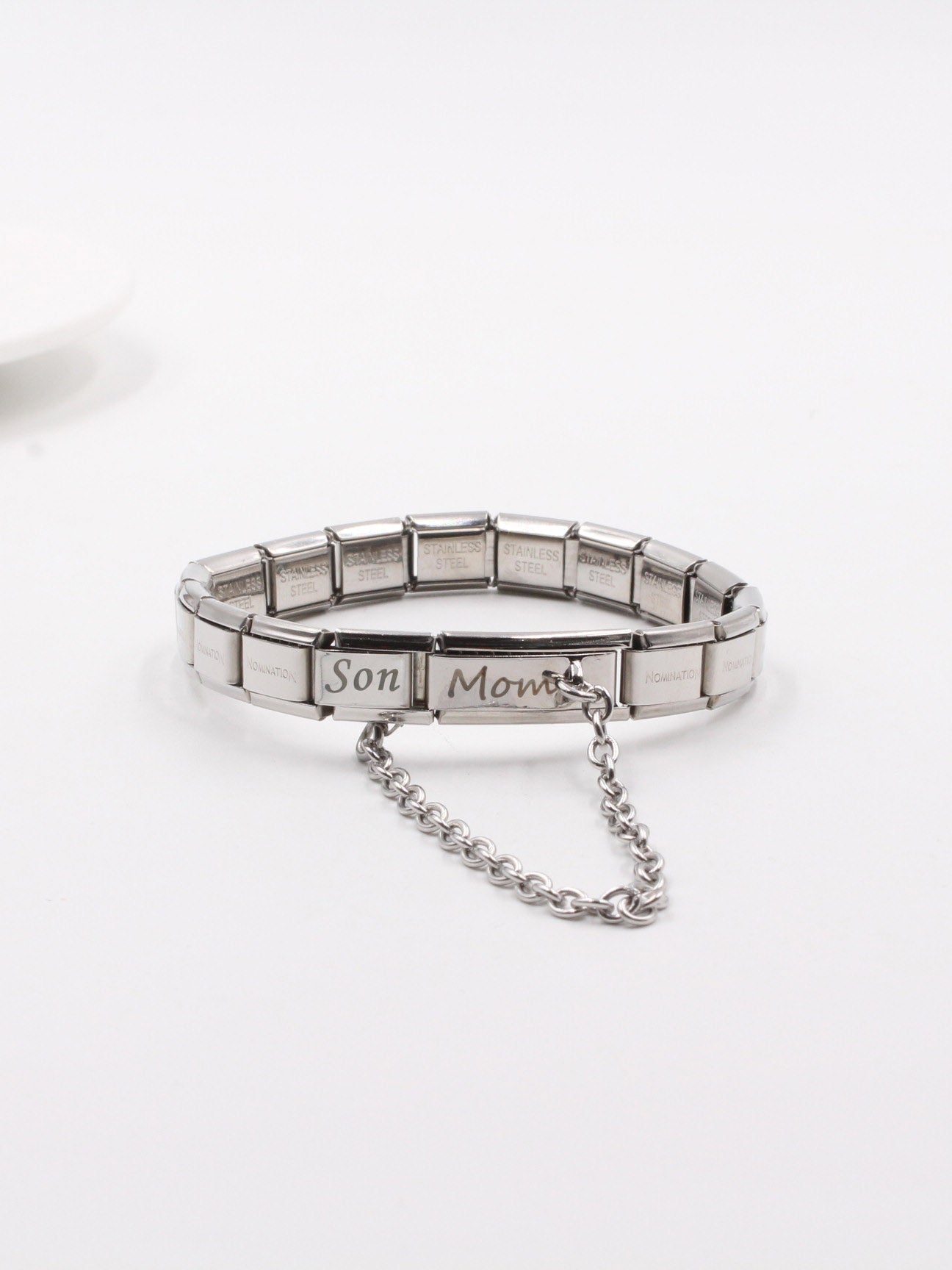 اسواره نومنيشن موم & سن اسواره nomination