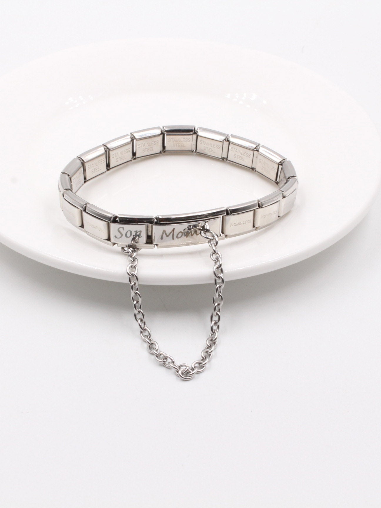 اسواره نومنيشن موم & سن اسواره nomination