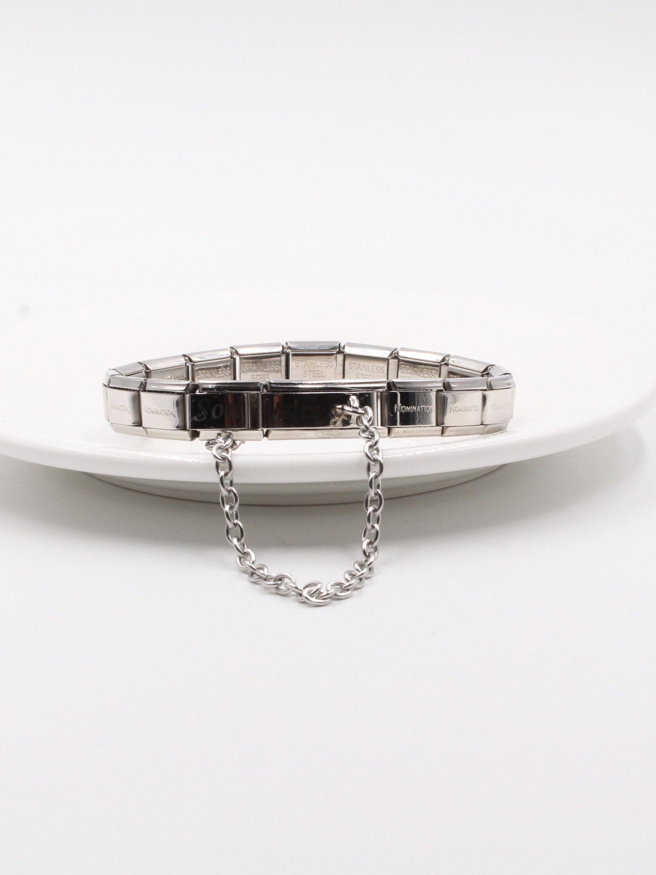 اسواره نومنيشن موم & سن اسواره nomination