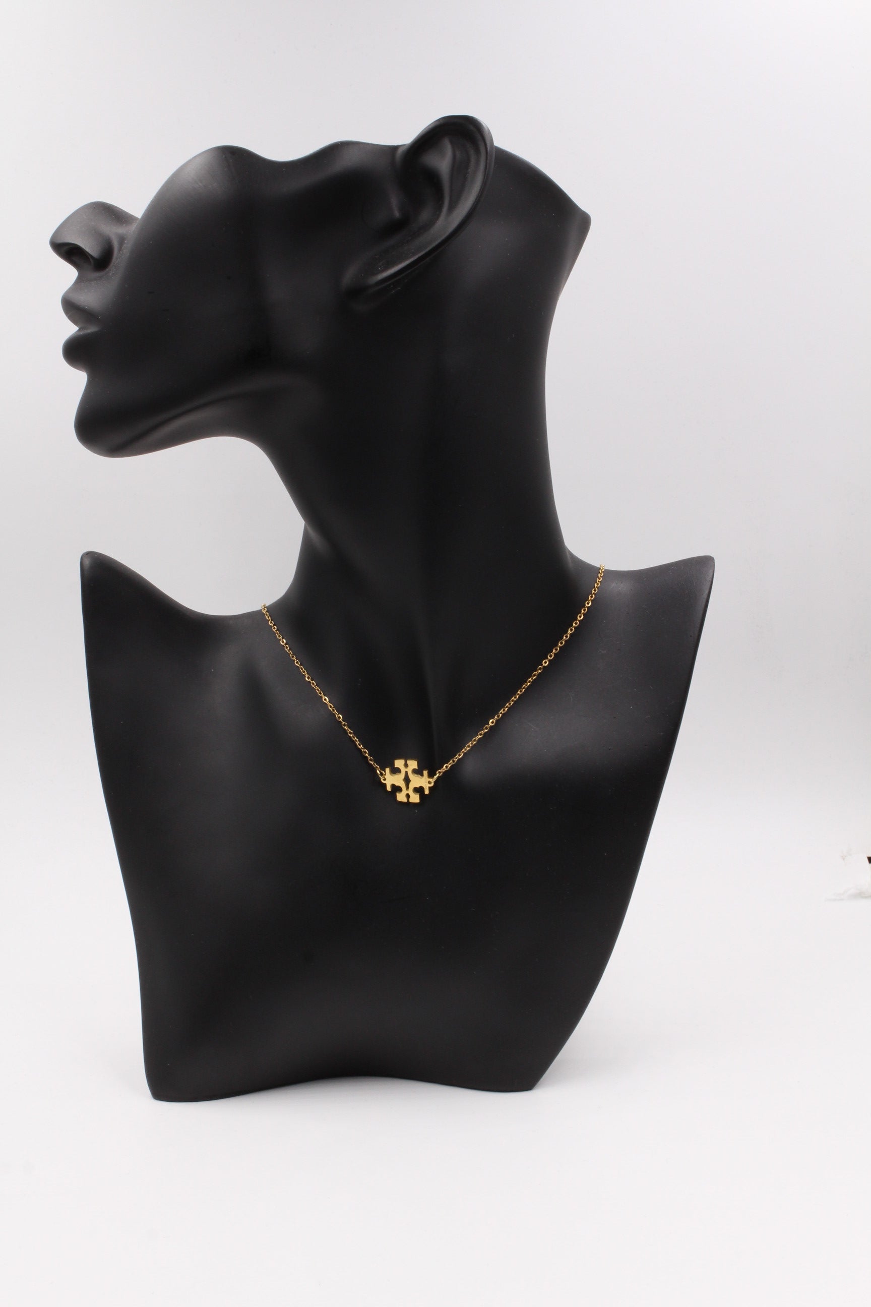 سلسال توري بورش ذهبي ناعم سلسال tory burch