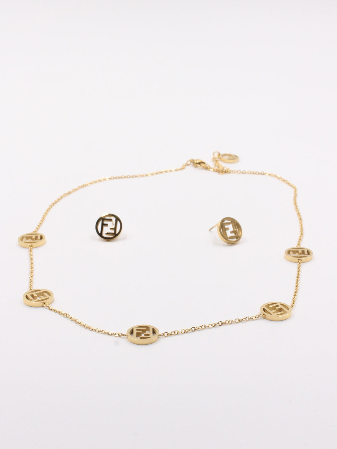 طقم فندي عقد ناعم اطقم fendi ذهبي