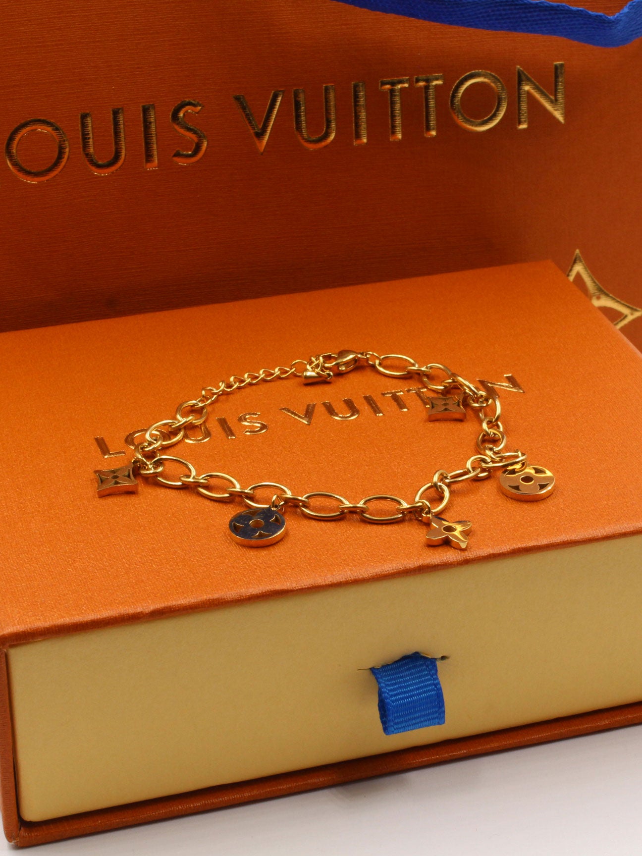 اساور لويس فيتون ملتي قولد بندنت اسواره louis vuitton