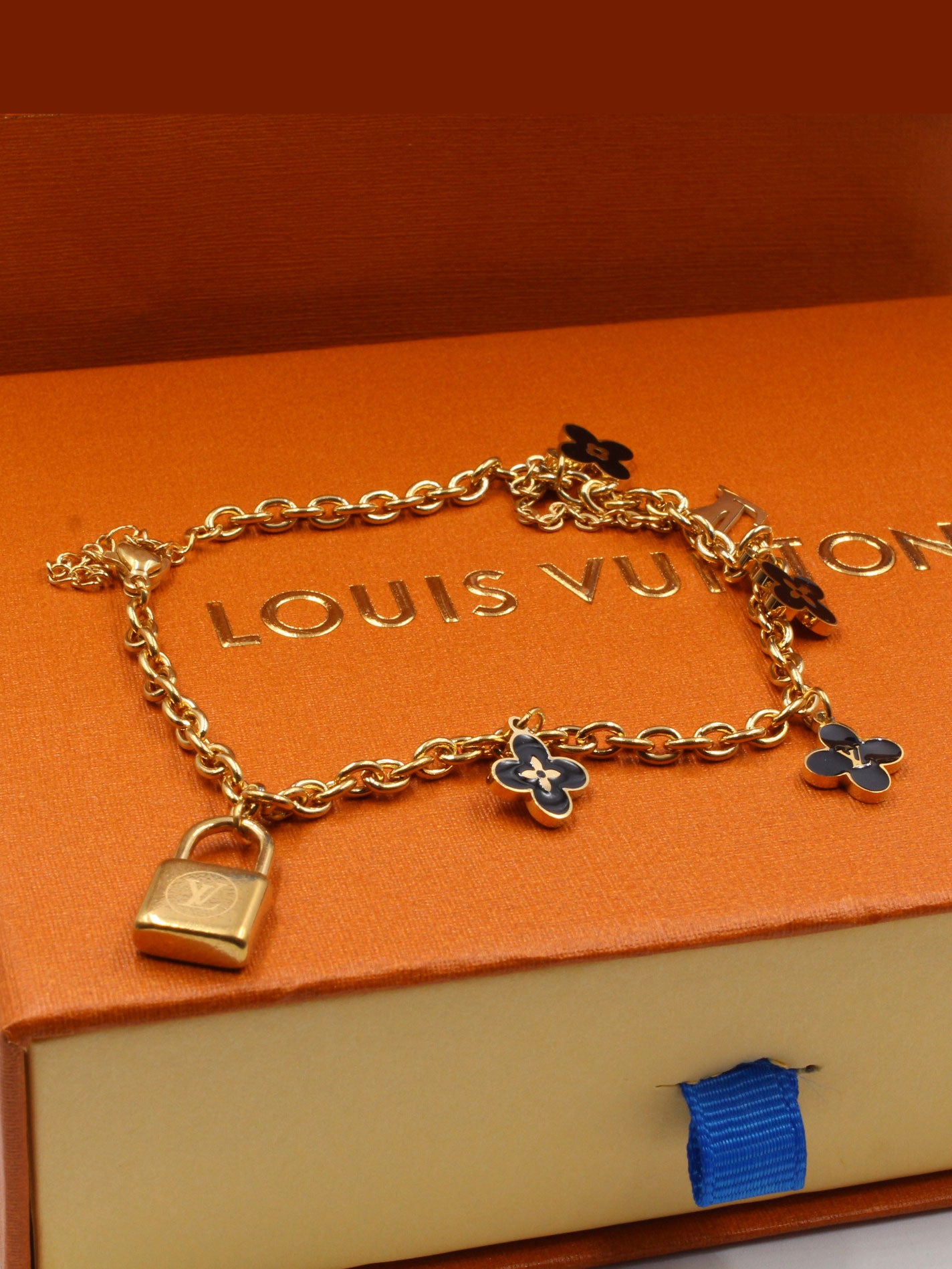 اساور لويس فيتون كي قولد اند بلاك اسواره louis vuitton