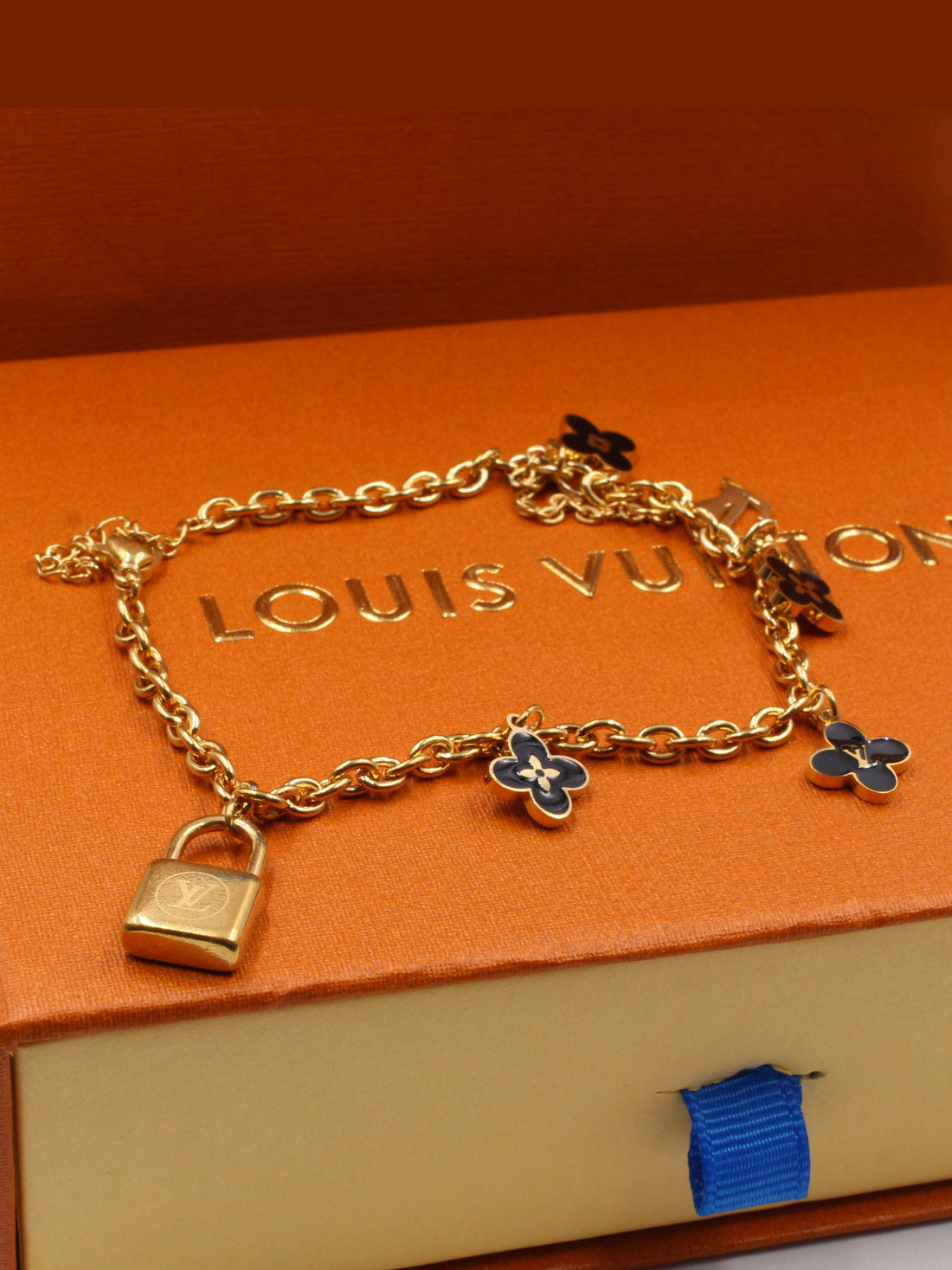 اساور لويس فيتون كي قولد اند بلاك اسواره louis vuitton