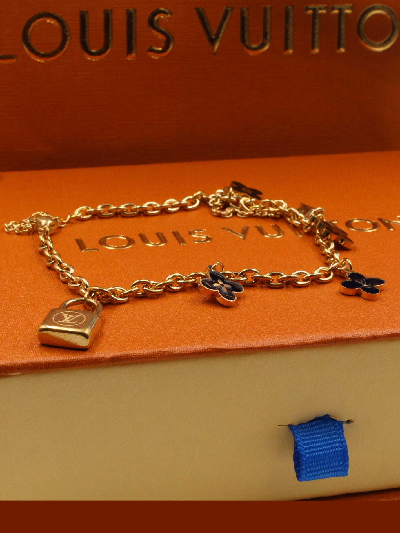 اساور لويس فيتون كي قولد اند بلاك اسواره louis vuitton