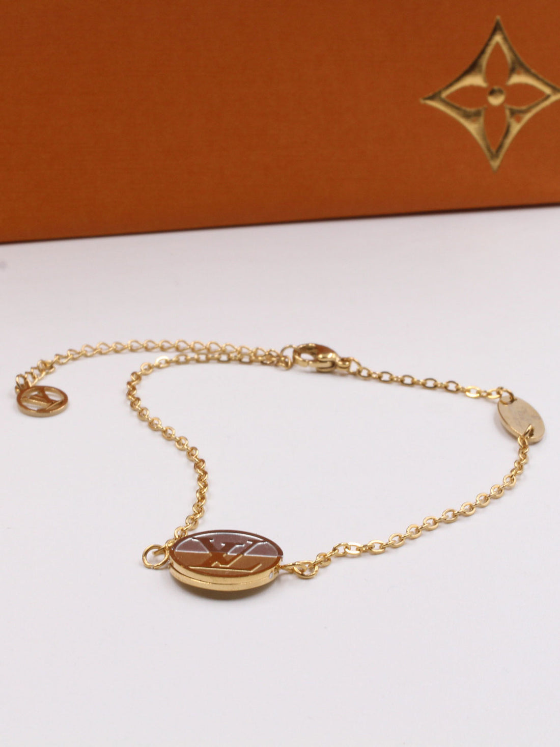 اساور لويس فيتون سيركل لوقو اسواره louis vuitton