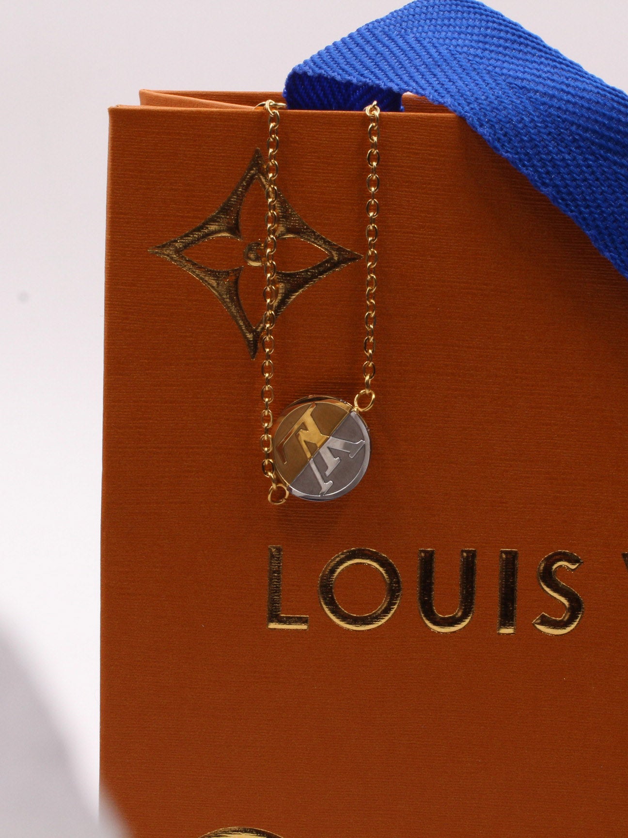اساور لويس فيتون سيركل لوقو اسواره louis vuitton
