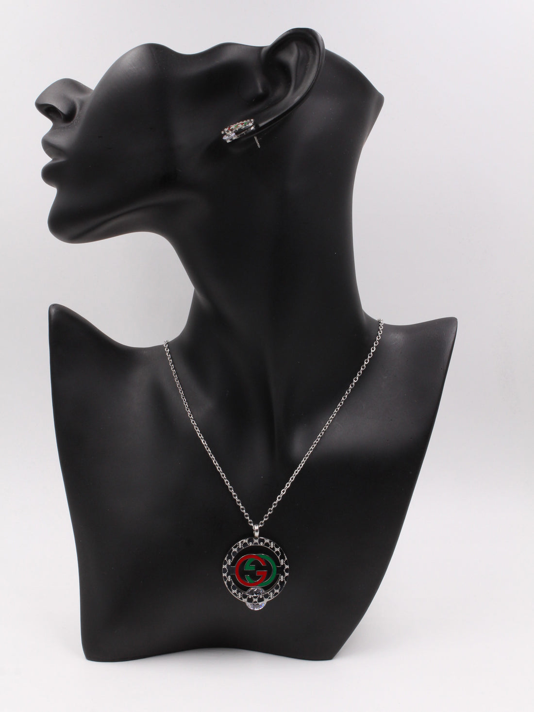 طقم قوتشي مدور ناعم اطقم gucci فضي