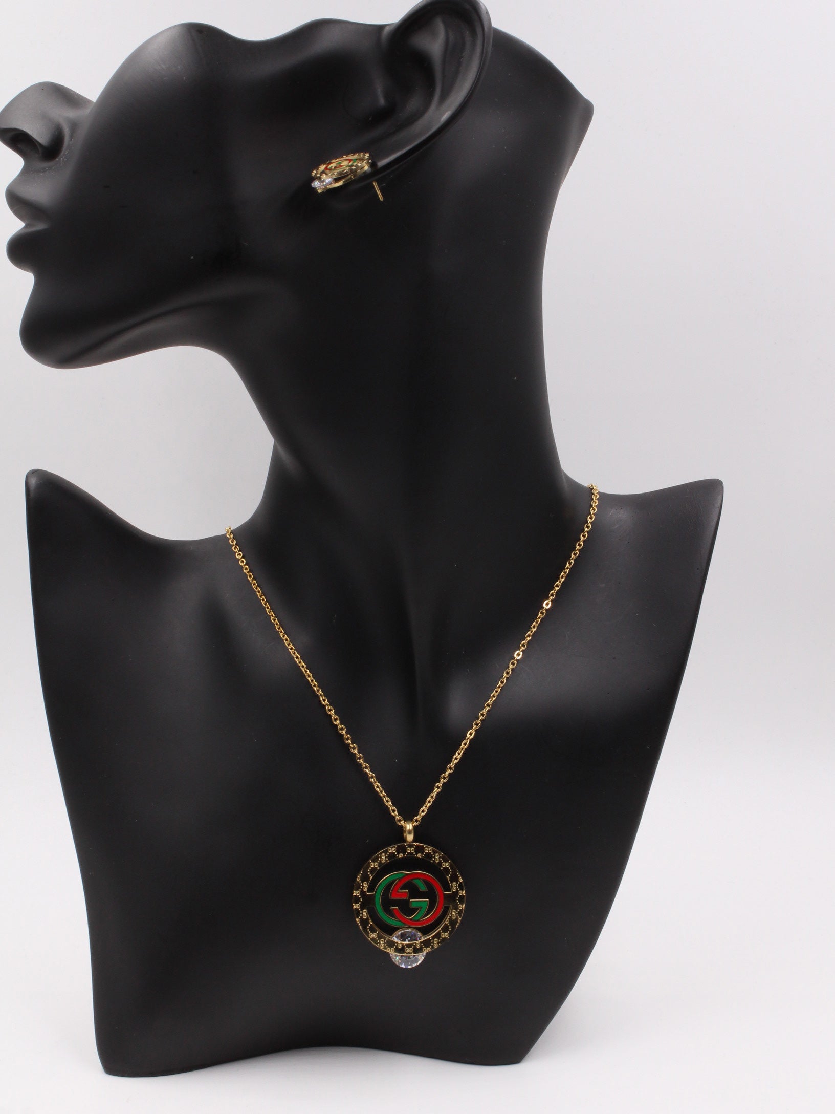 طقم قوتشي مدور ناعم اطقم gucci ذهبي