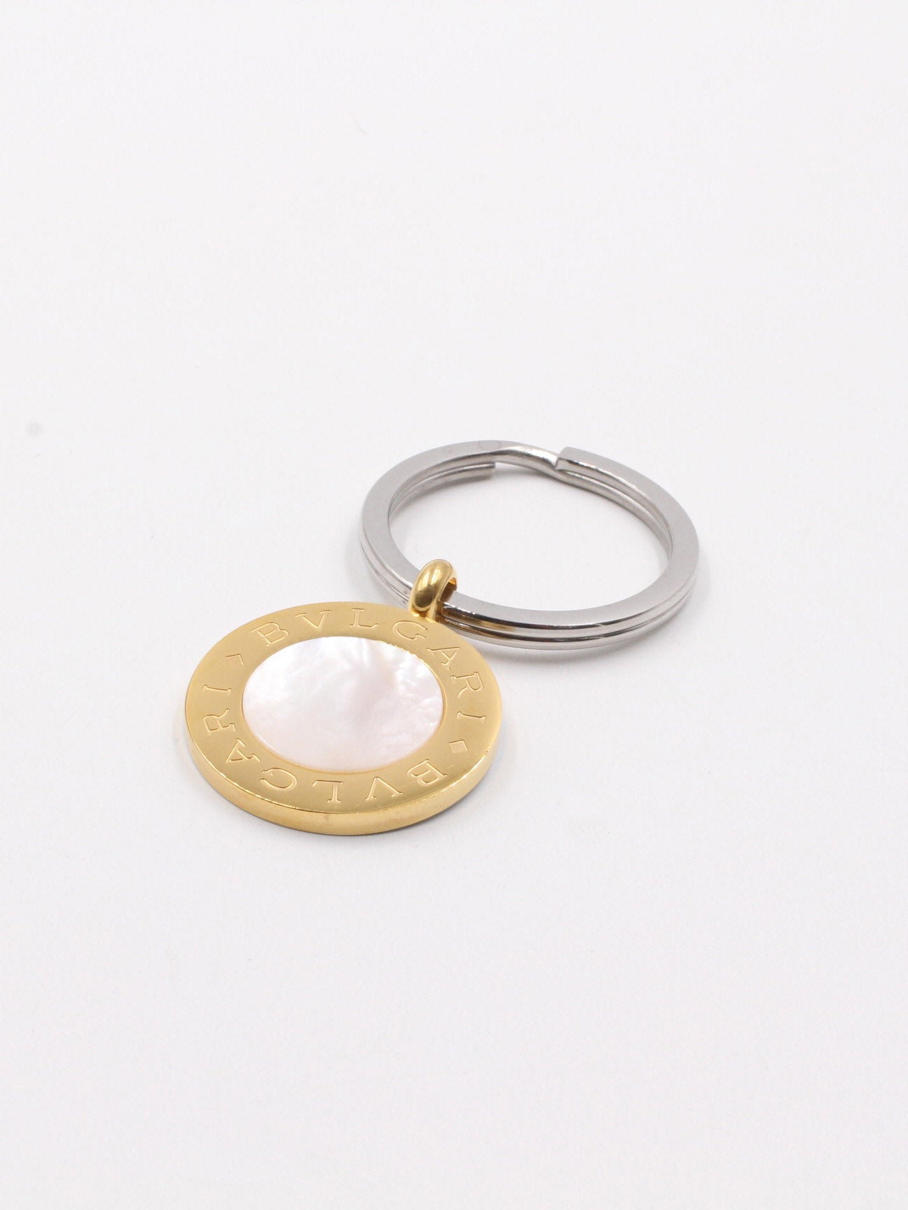 ميدالية بولغاري ميدالية bvlgari