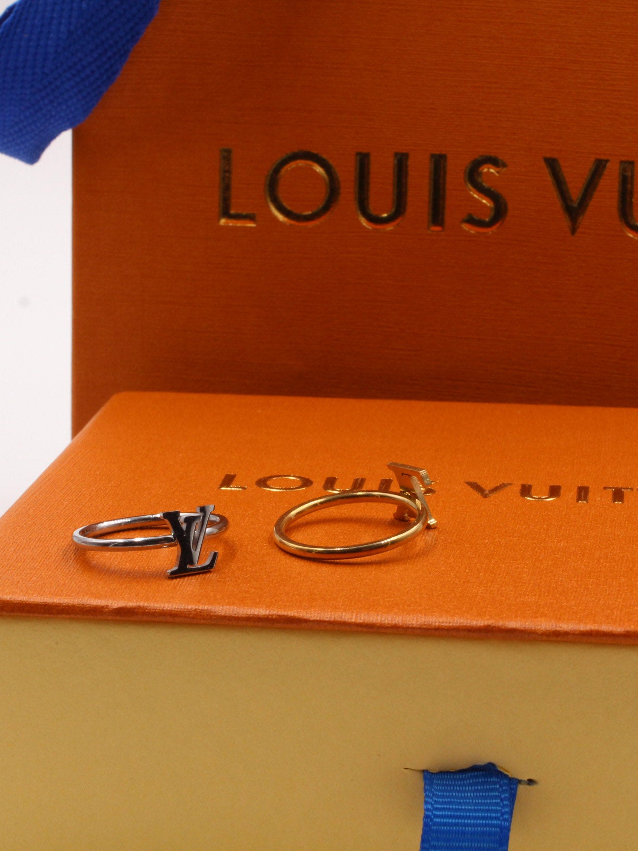 خاتم لويس فيتون ناعم لوقو خواتم louis vuitton