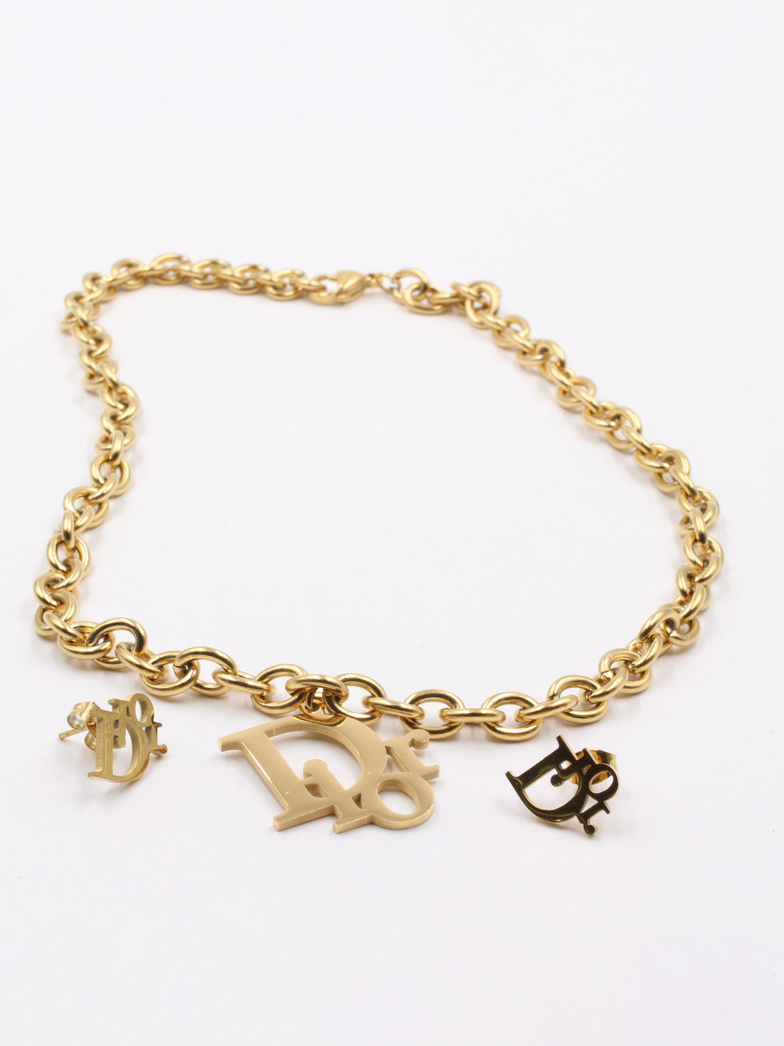 طقم ديور ميتال جنزير اطقم dior ذهبي