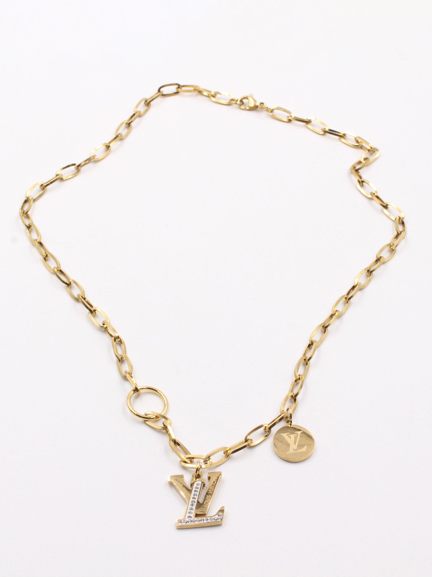 سلسال لويس فيتون جنزير لوقو سلسال louis vuitton ذهبي