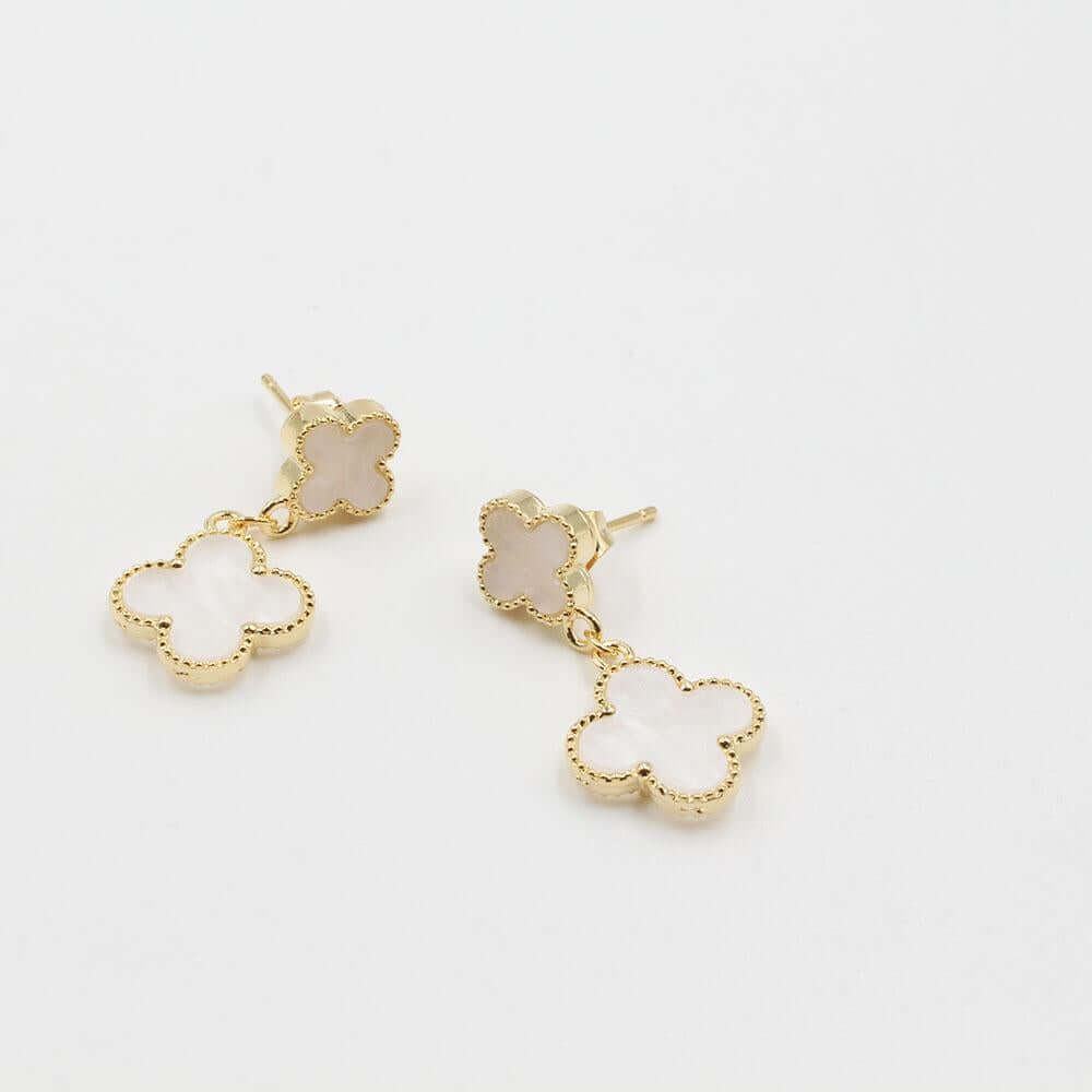 حلق فان كليف صغير وردتين حلق van cleef ابيض ذهبي