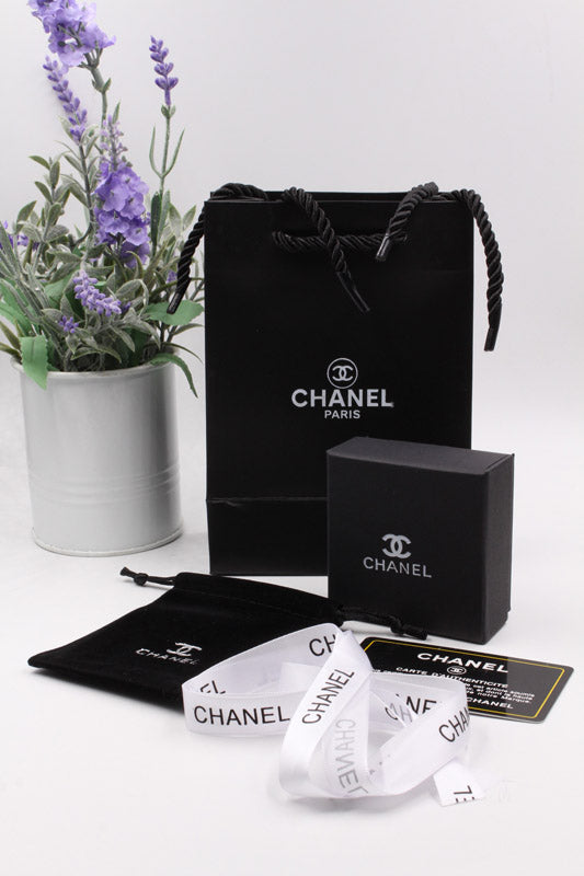 ملحقات شانيل بوكس مربع هدايا chanel