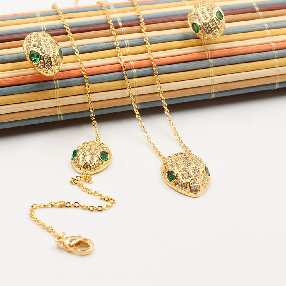 طقم بولقري سنيك 3 قطع اطقم متوفر 1 لون ذهبي