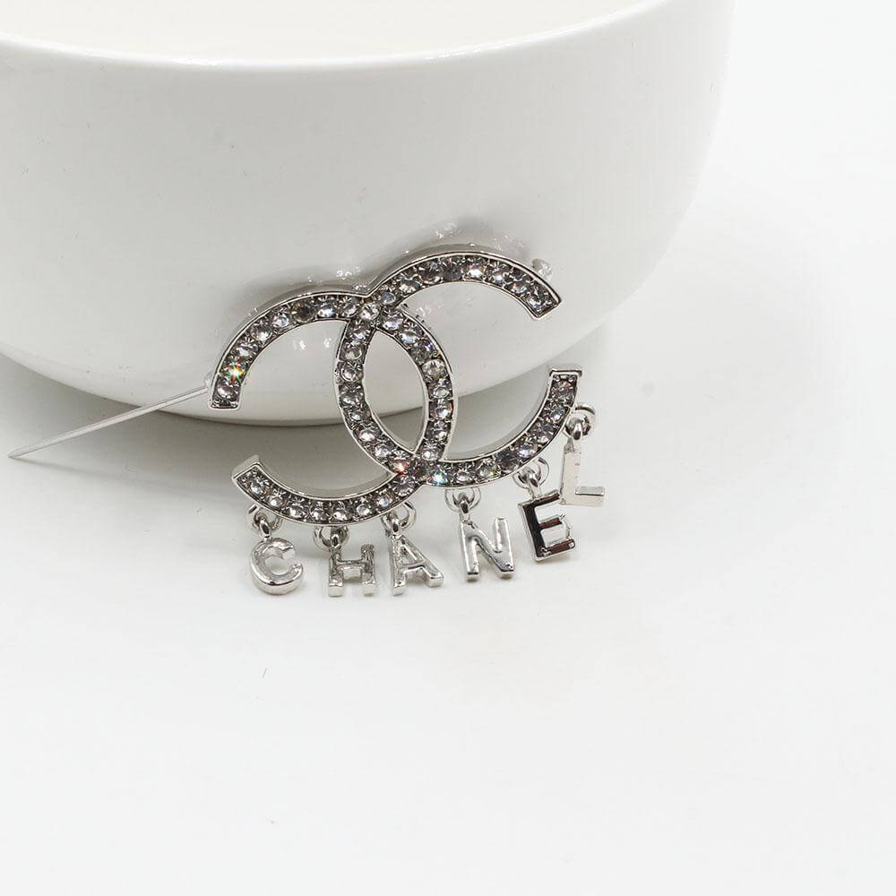بروش شانيل LOVE بروش chanel