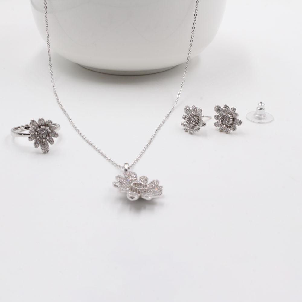 طقم زركون ناعم 3 قطع اطقم متوفر 1 لون