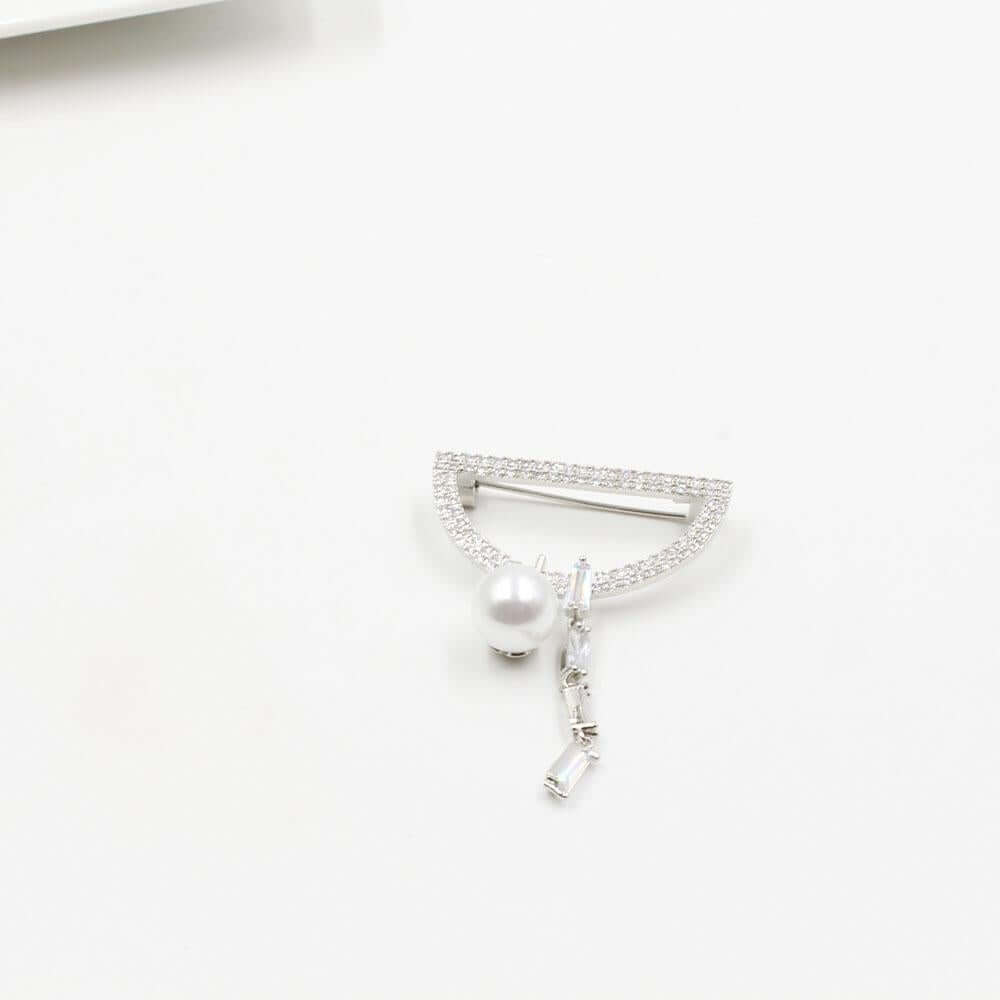 بروش ديور زركون بروش dior فضي