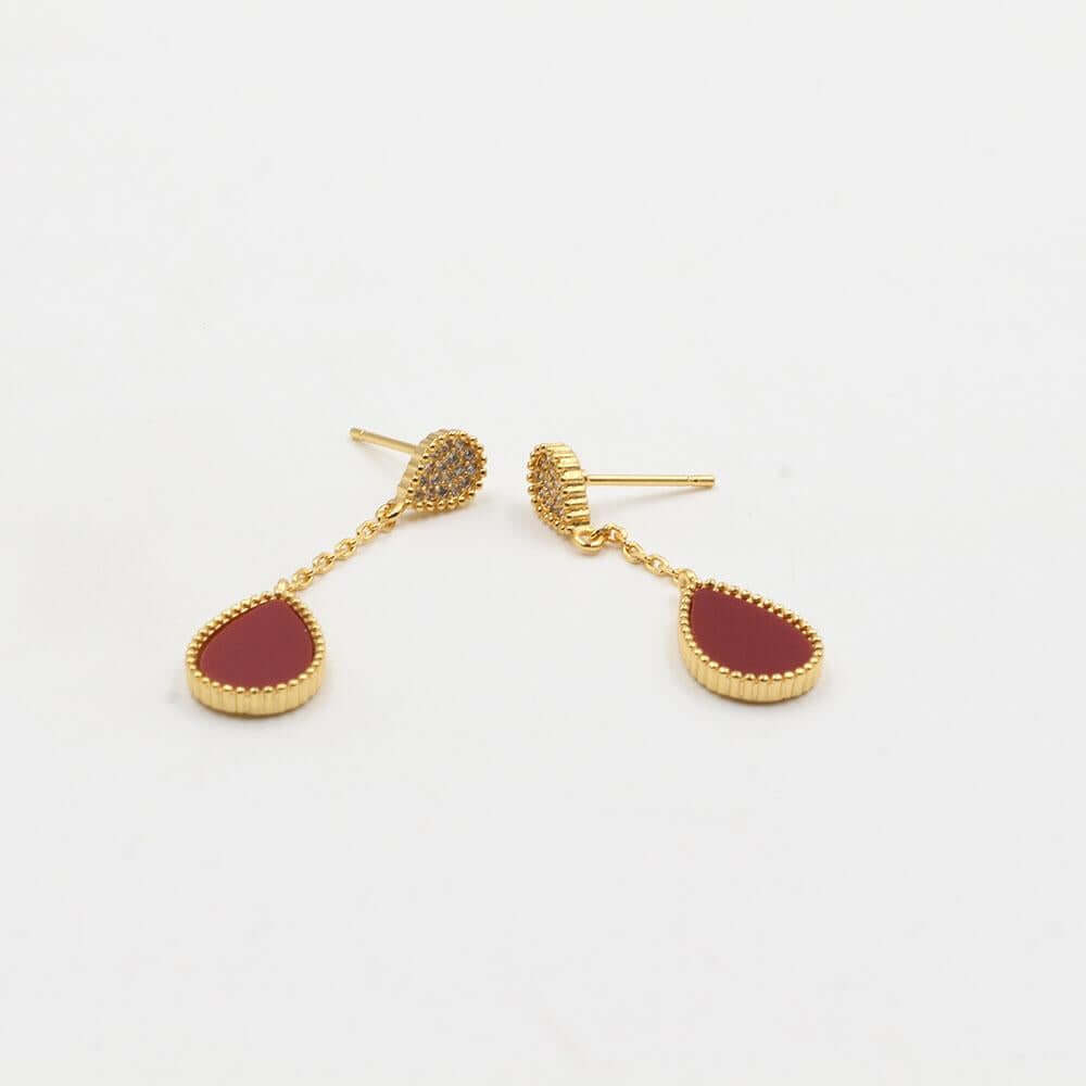 حلق حجر طبيعي بشكل دمعه حلق متوفر 4 لون عنابي