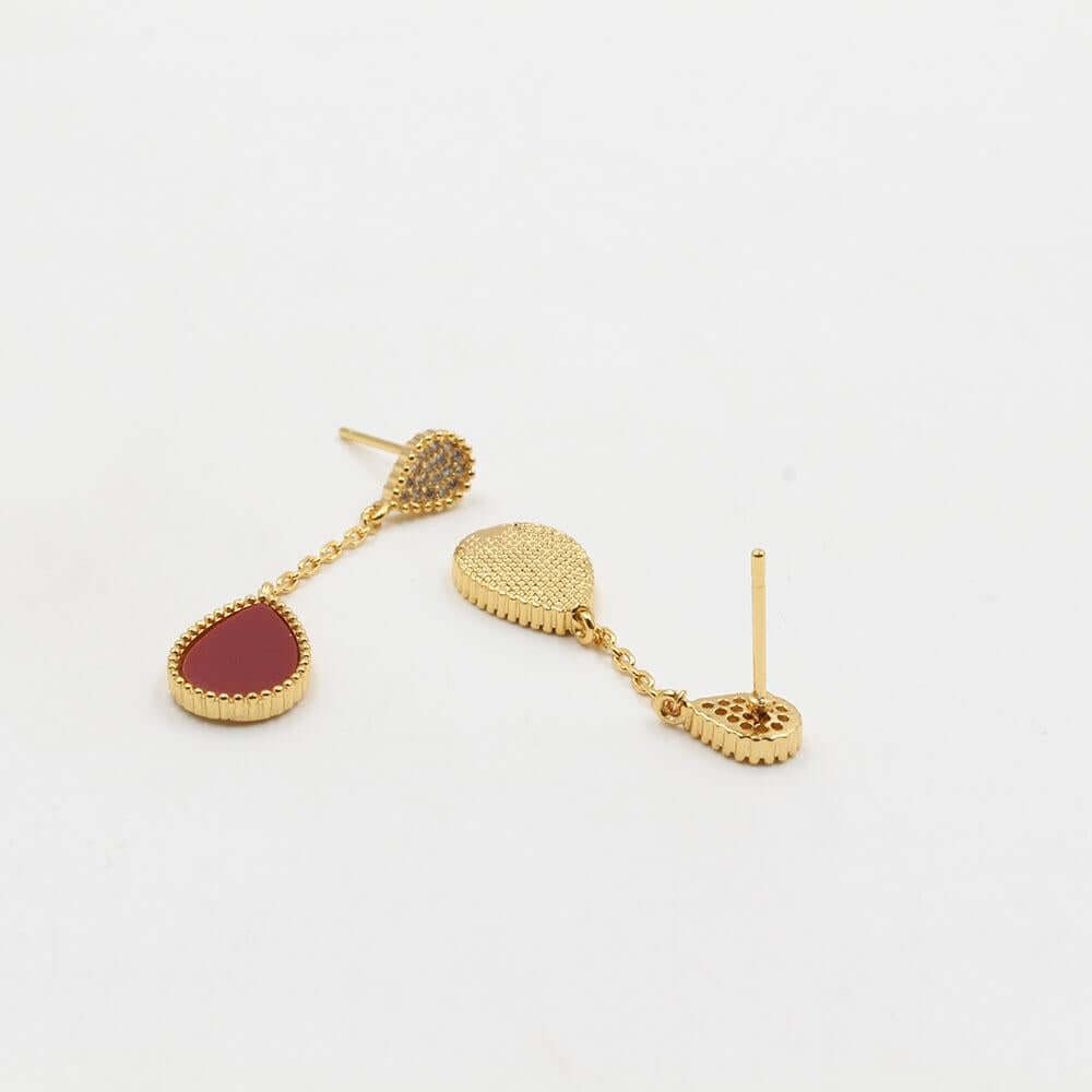 حلق حجر طبيعي بشكل دمعه حلق متوفر 4 لون